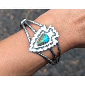 Native American Handmade Bracelet Arrowhead Signed Navajo Artist size 6.75 ***‎